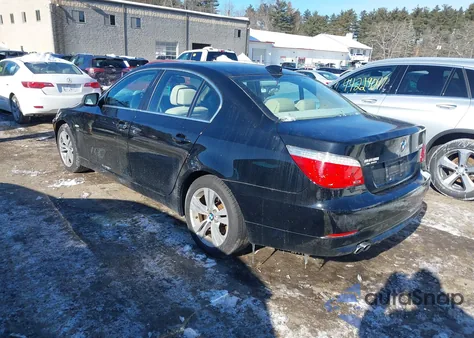 2010 BMW 528I xDrive z USA, uszkodzony, nr VIN WBANV1C55AC444623